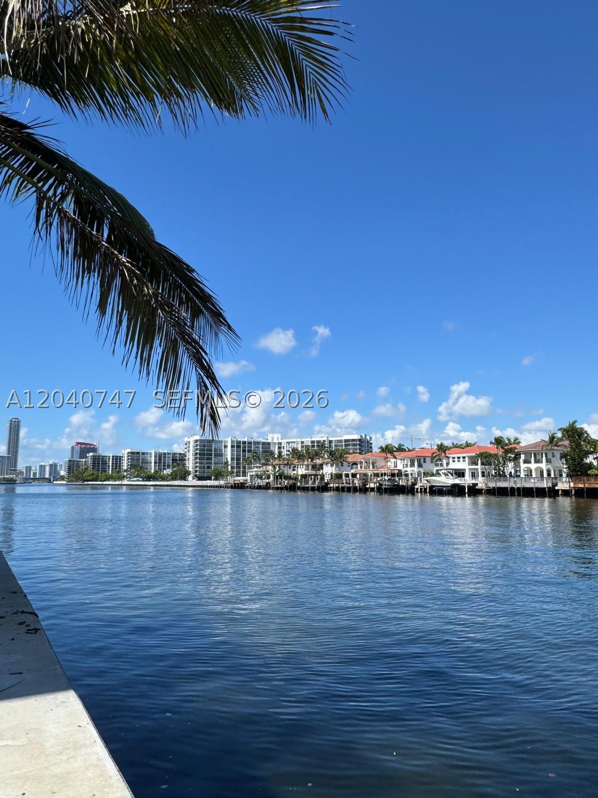 Hollywood FL 33019 - A12040747