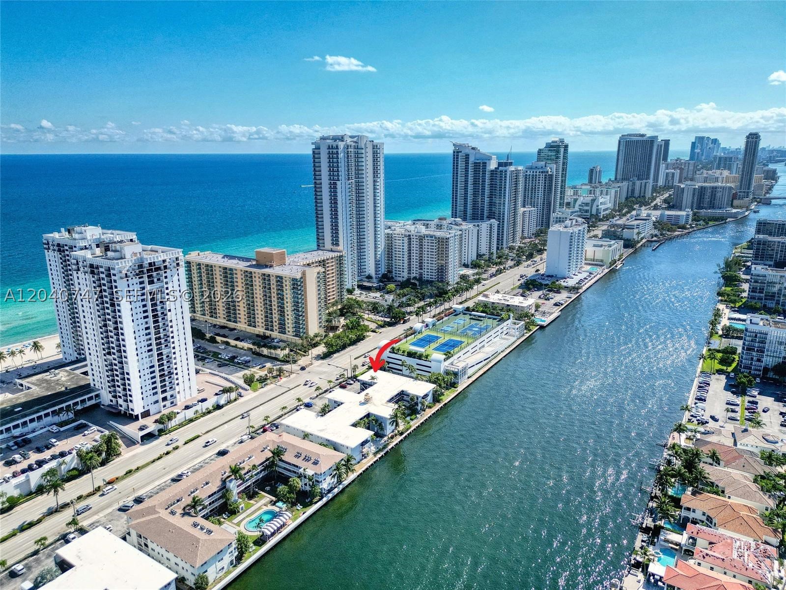 Hollywood FL 33019 - A12040747