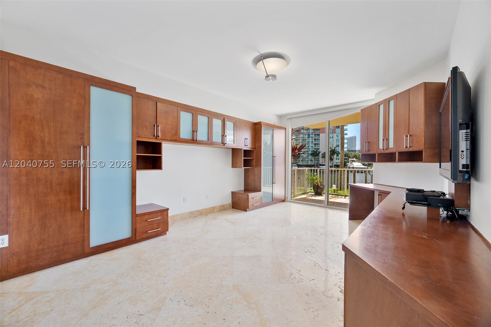 3330 NE 190th St #114, Aventura FL 33180