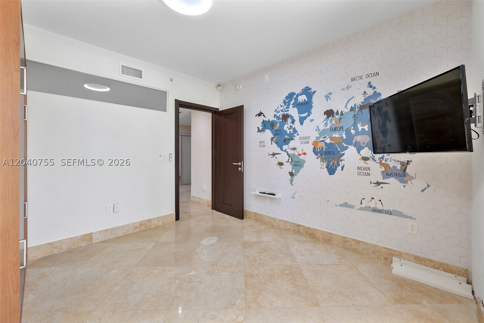 3330 NE 190th St #114, Aventura FL 33180