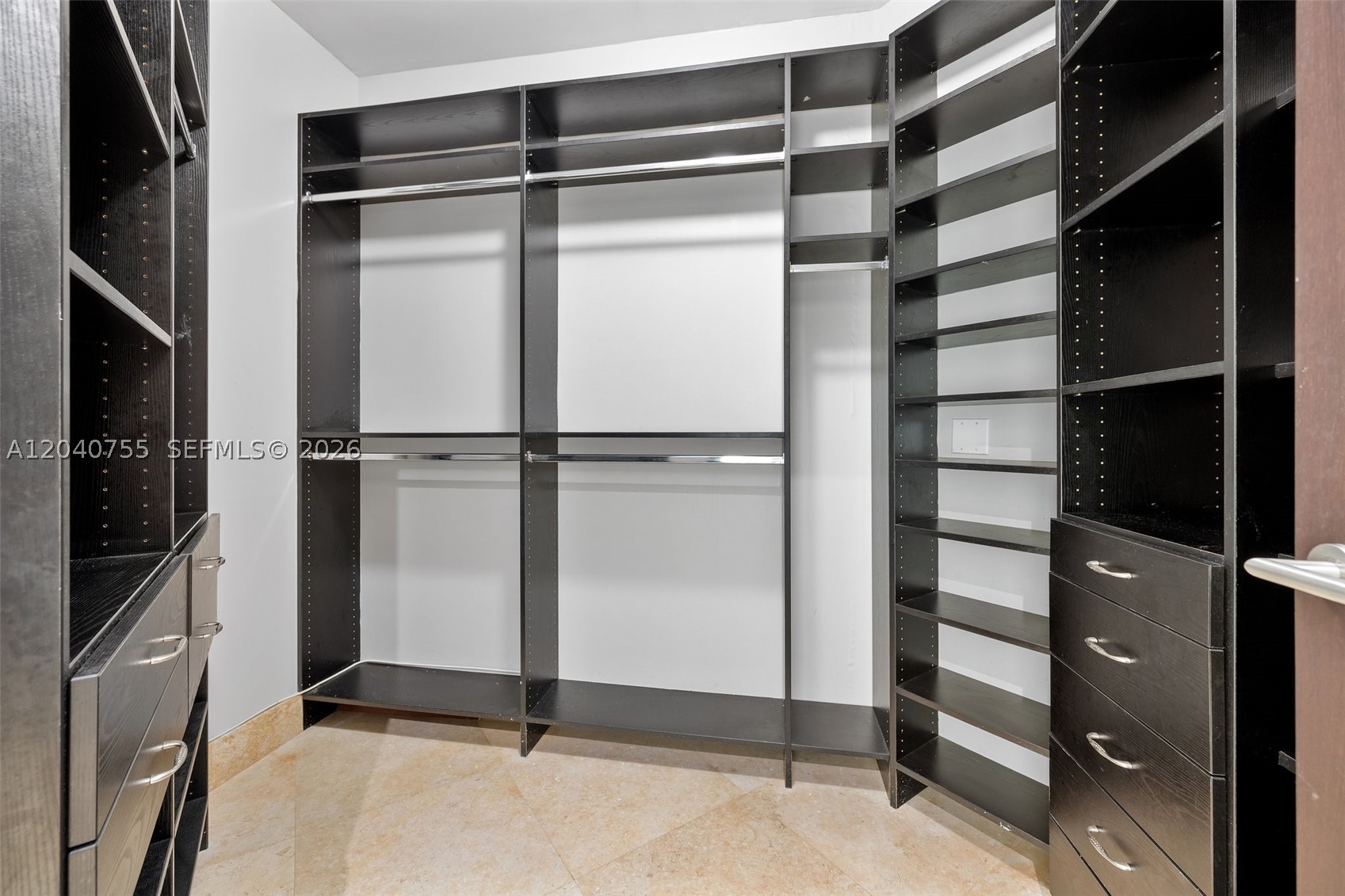 3330 NE 190th St #114, Aventura FL 33180