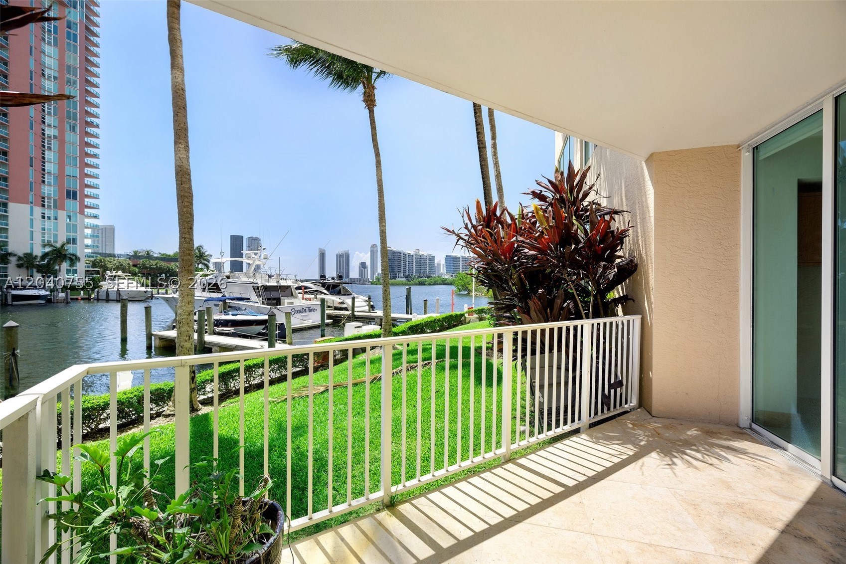 3330 NE 190th St #114, Aventura FL 33180