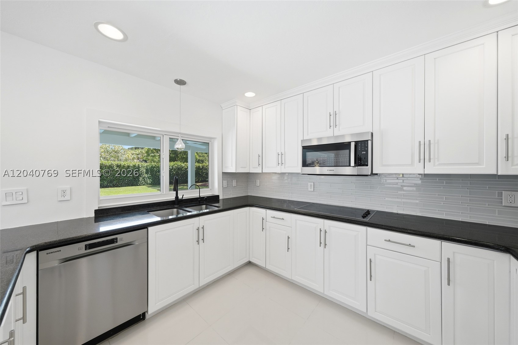 8240 SW 150 Dr, Palmetto Bay FL 33158