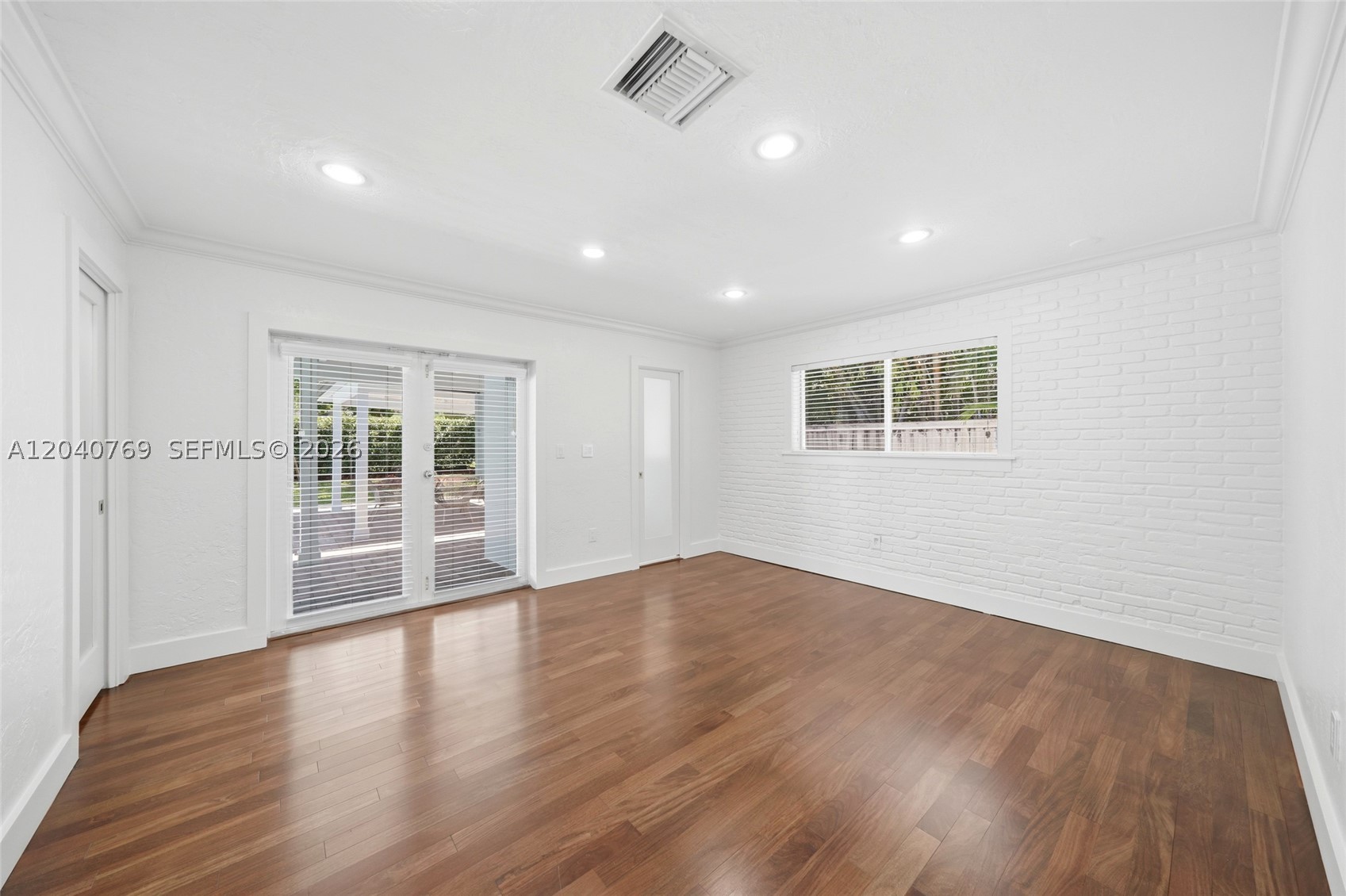 8240 SW 150 Dr, Palmetto Bay FL 33158