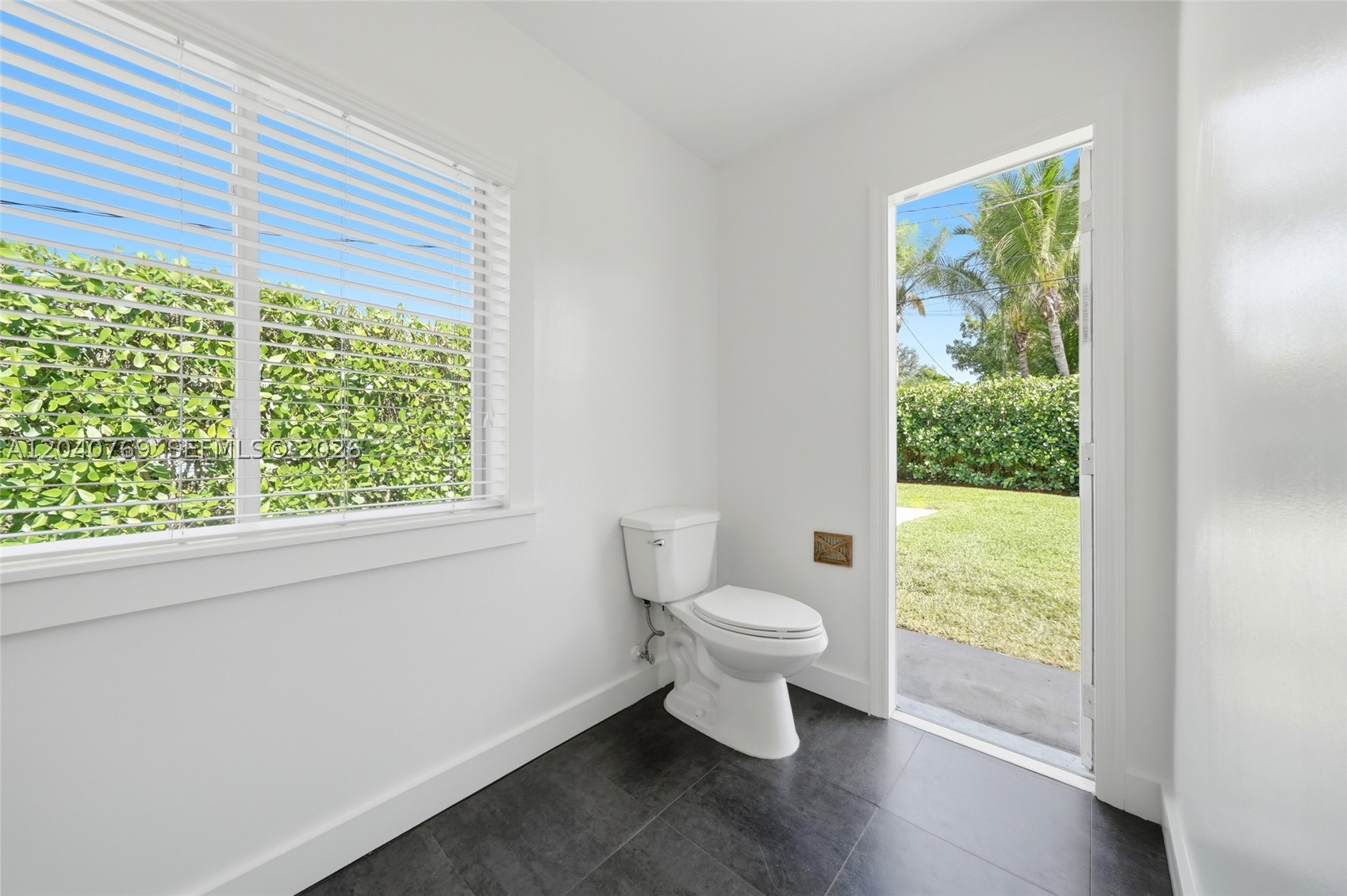 8240 SW 150 Dr, Palmetto Bay FL 33158