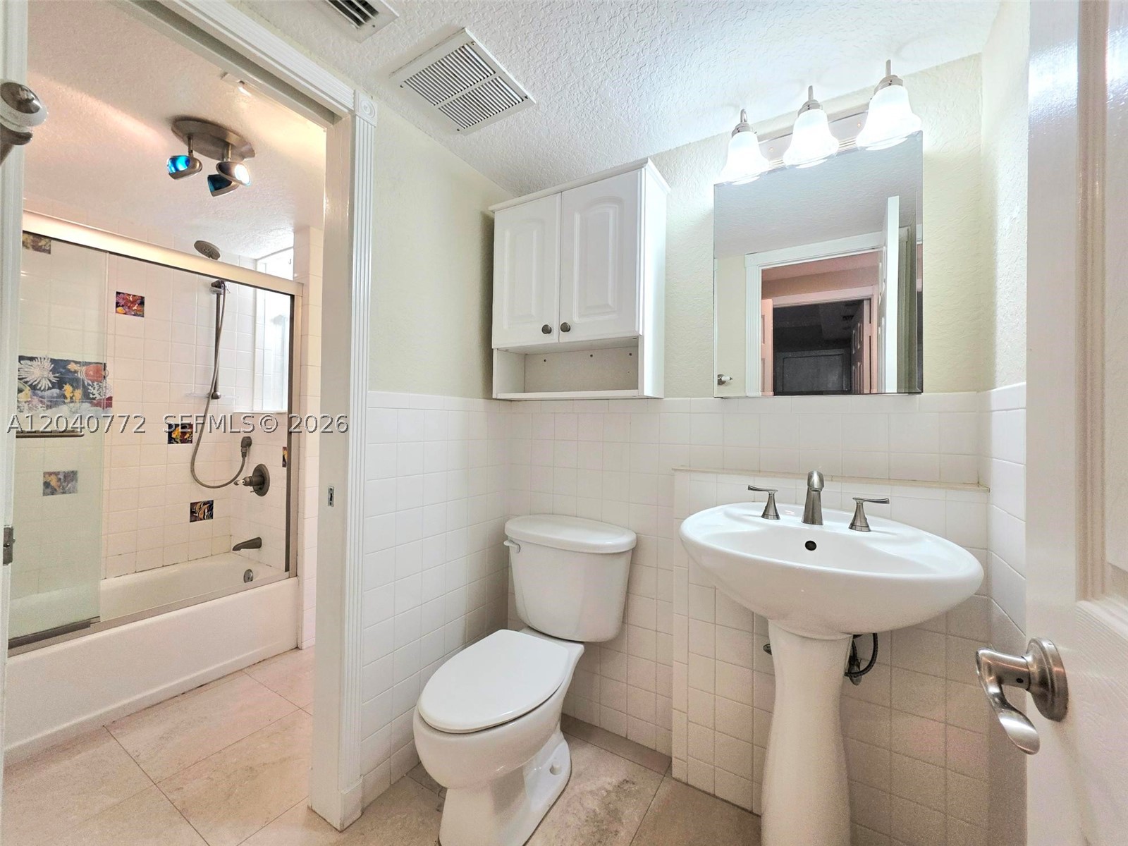 1400 NE 57th Ct #202, Fort Lauderdale FL 33334