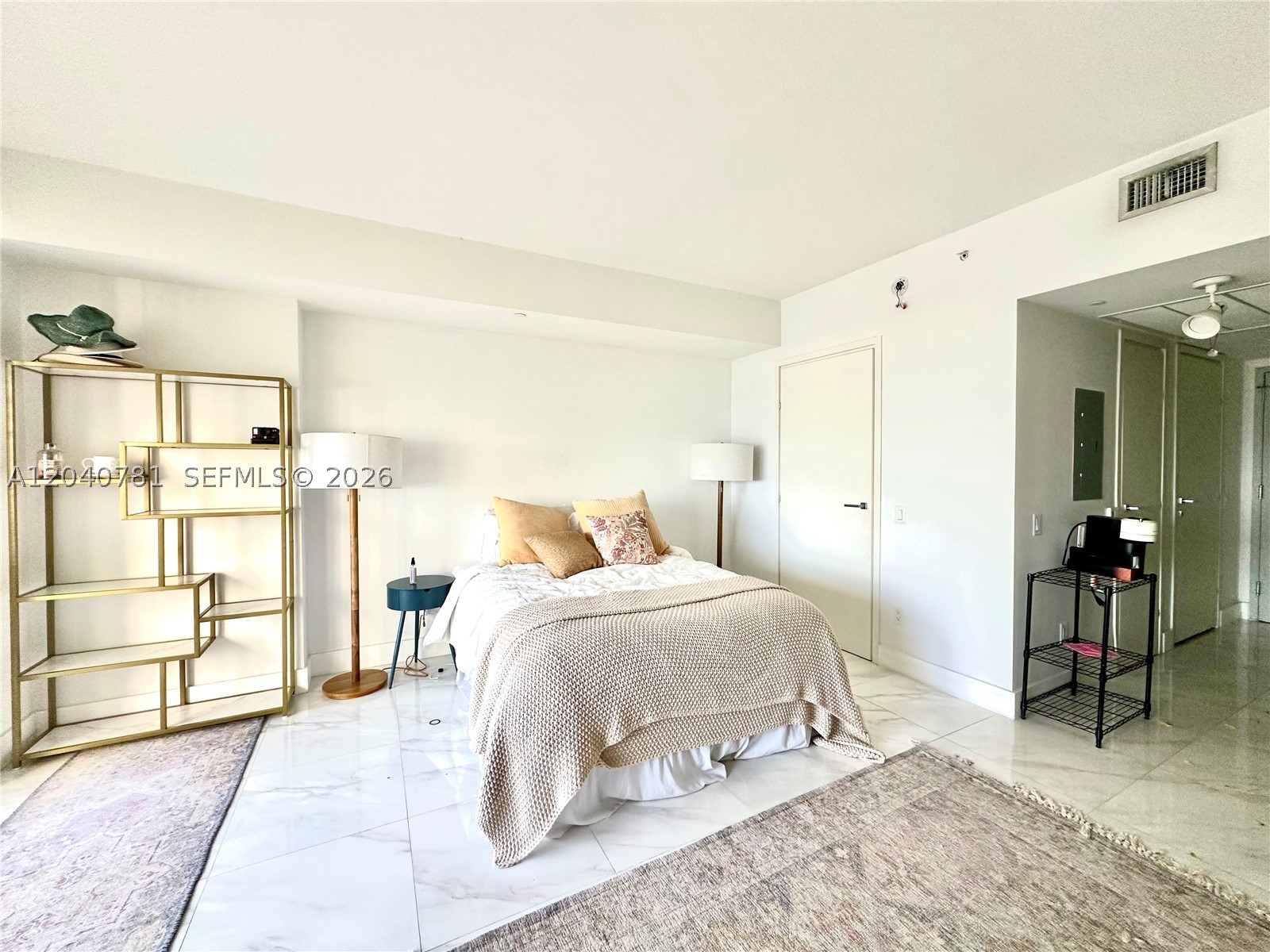 1300 Brickell Bay Dr #2106, Miami FL 33131