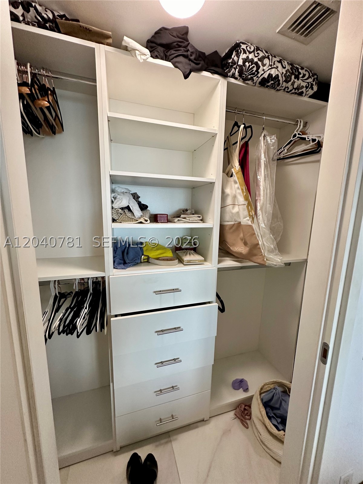 1300 Brickell Bay Dr #2106, Miami FL 33131