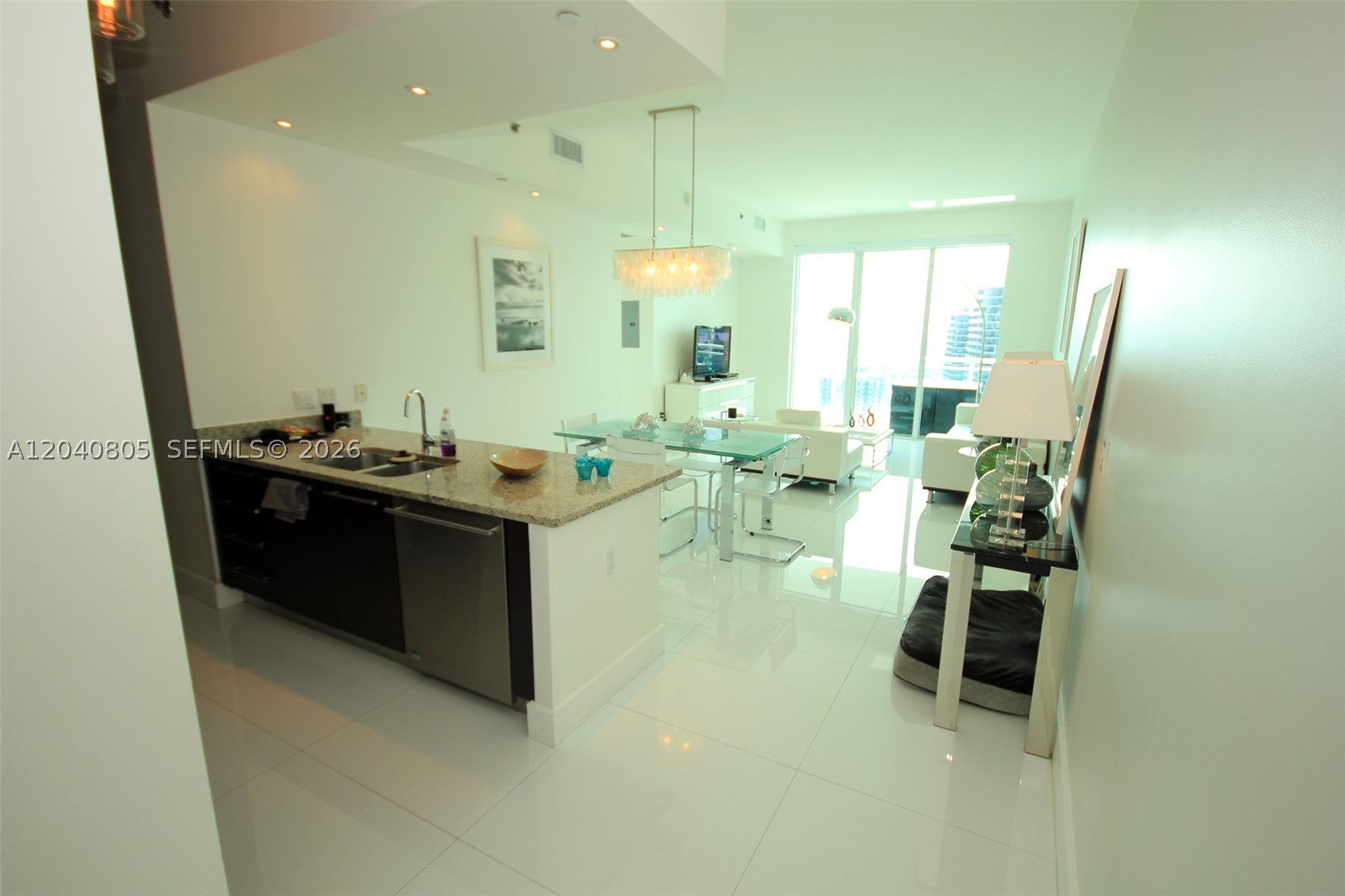 950 Brickell Bay Dr #4701, Miami FL 33131
