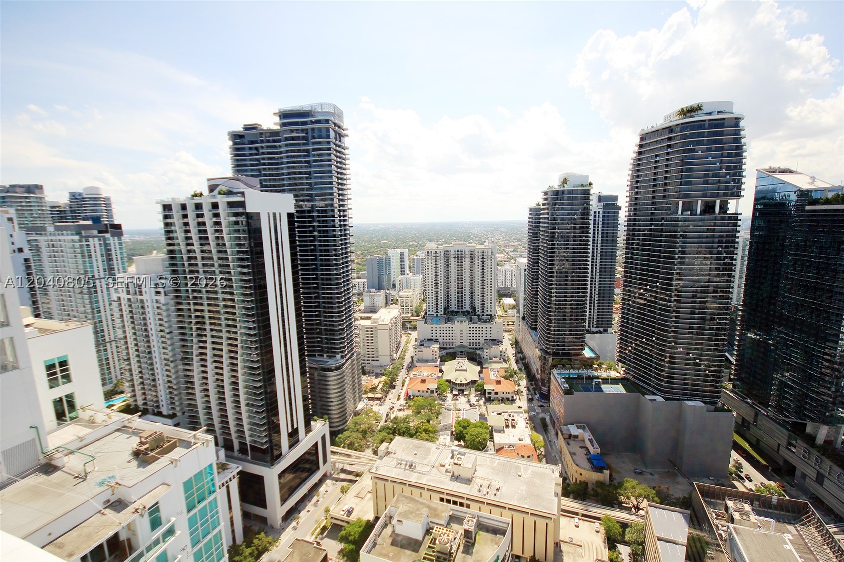 950 Brickell Bay Dr #4701, Miami FL 33131
