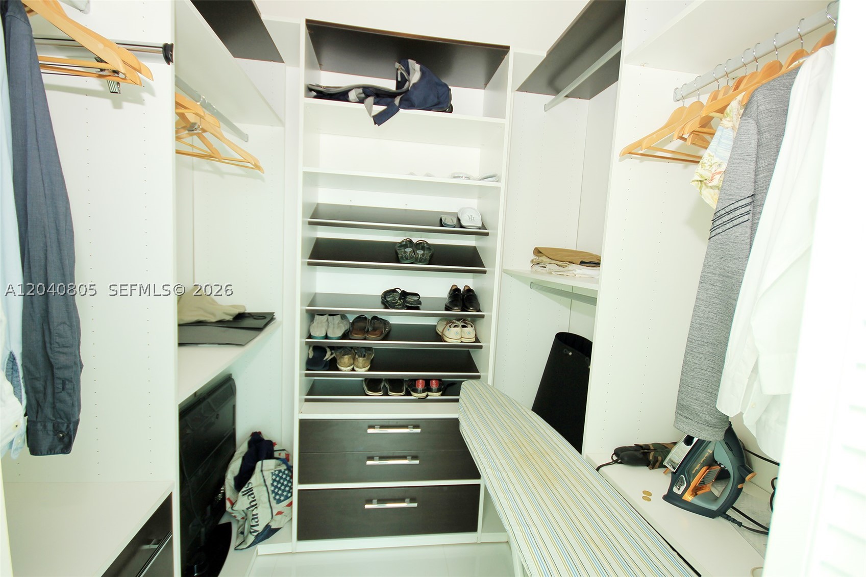 950 Brickell Bay Dr #4701, Miami FL 33131