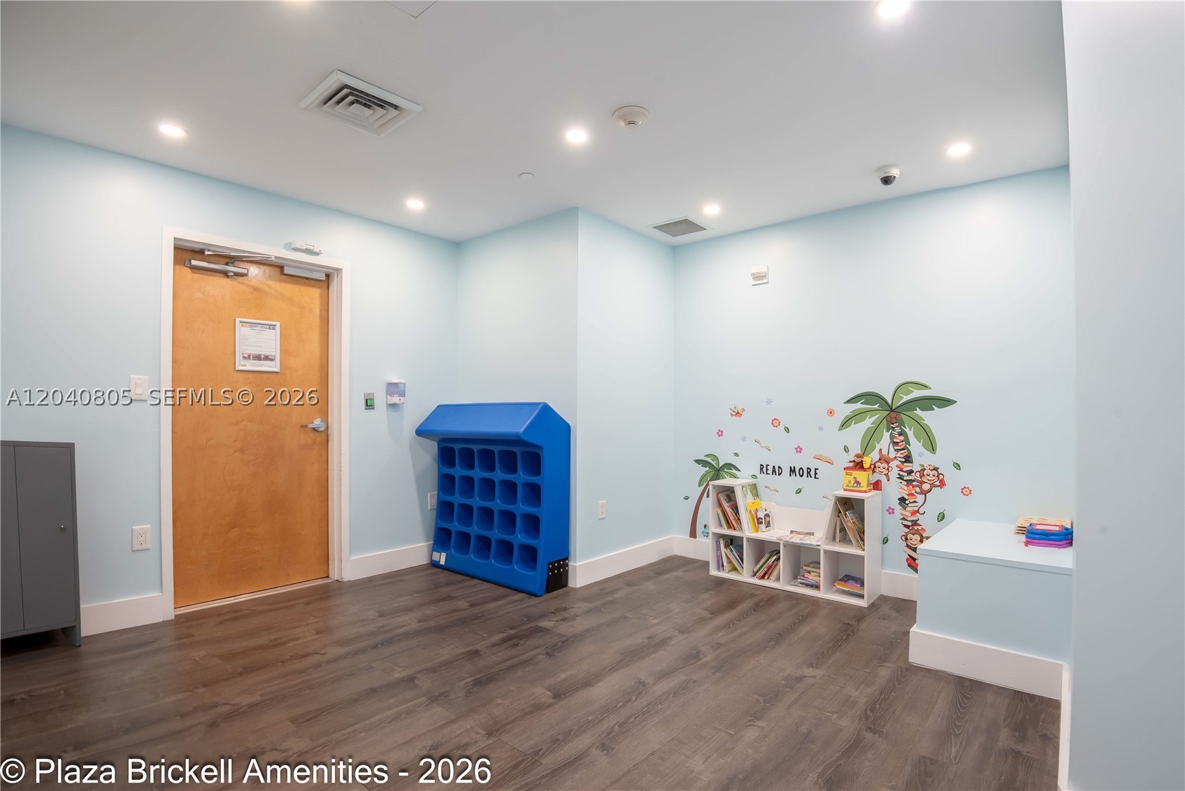950 Brickell Bay Dr #4701, Miami FL 33131