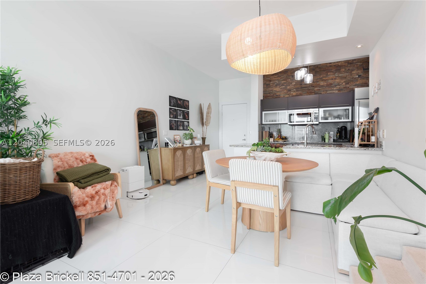950 Brickell Bay Dr #4701, Miami FL 33131