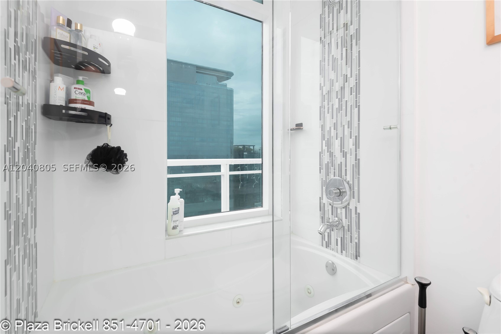 950 Brickell Bay Dr #4701, Miami FL 33131