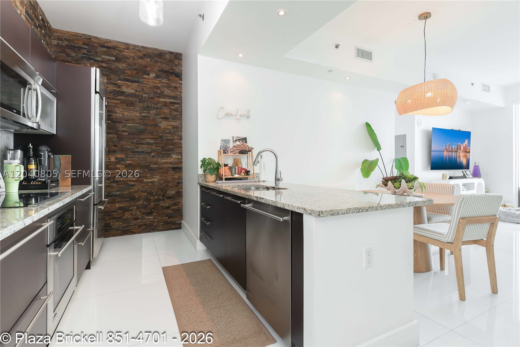 950 Brickell Bay Dr #4701, Miami FL 33131
