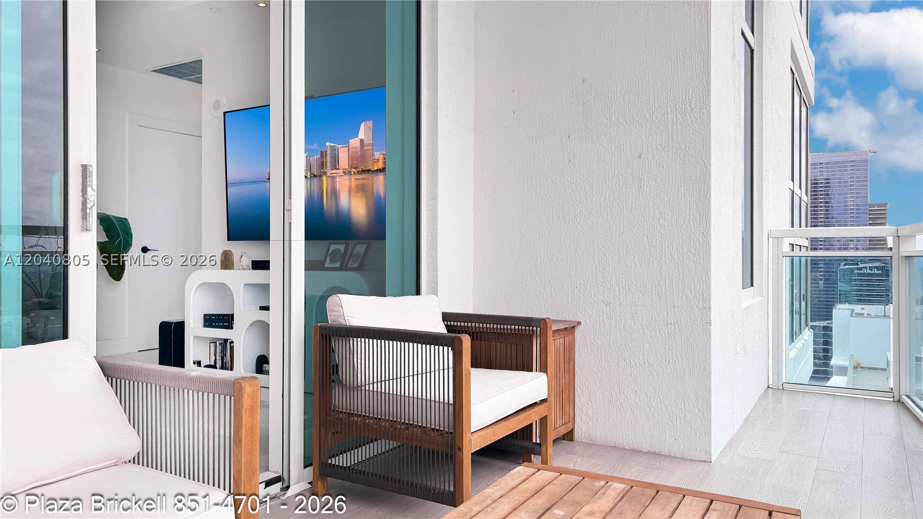 950 Brickell Bay Dr #4701, Miami FL 33131