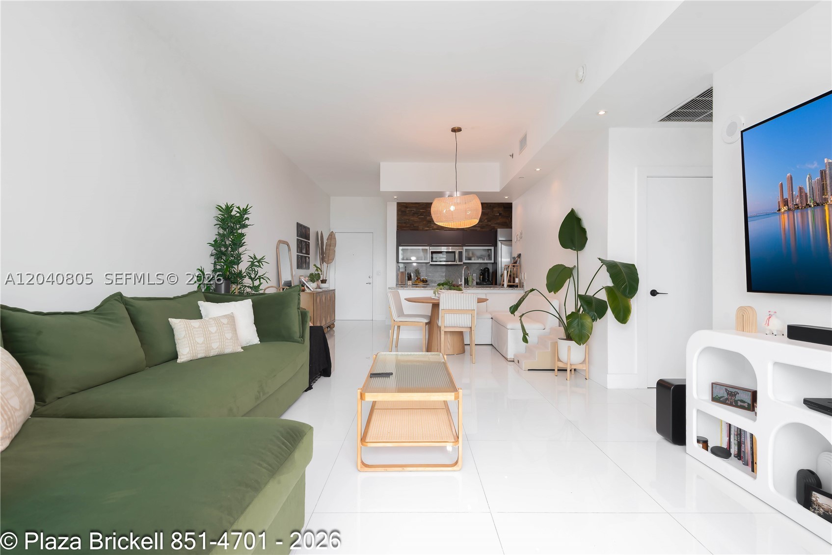 950 Brickell Bay Dr #4701, Miami FL 33131