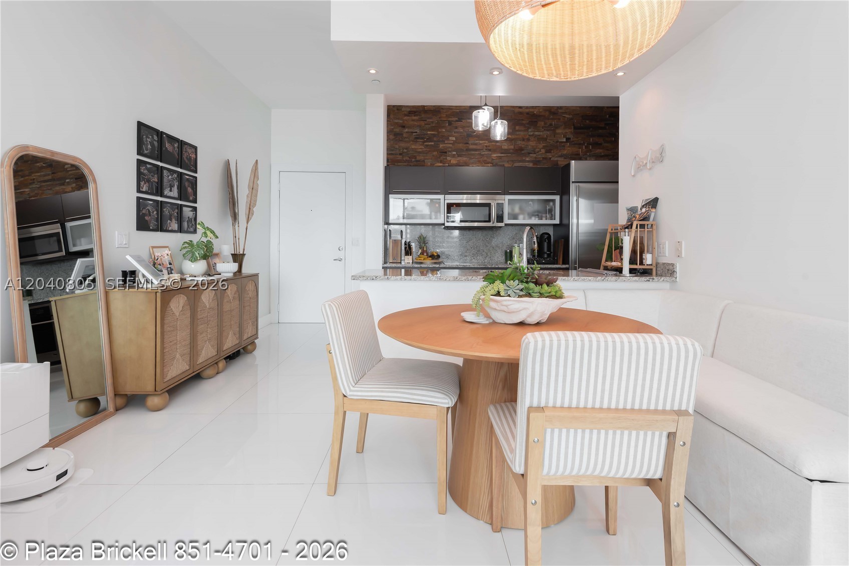 950 Brickell Bay Dr #4701, Miami FL 33131