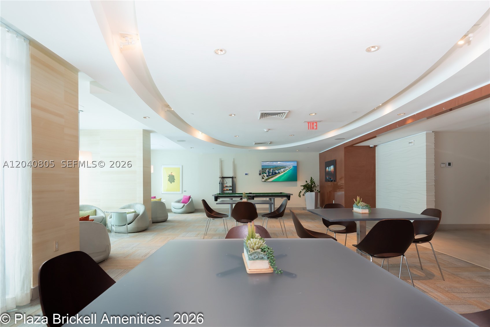 950 Brickell Bay Dr #4701, Miami FL 33131