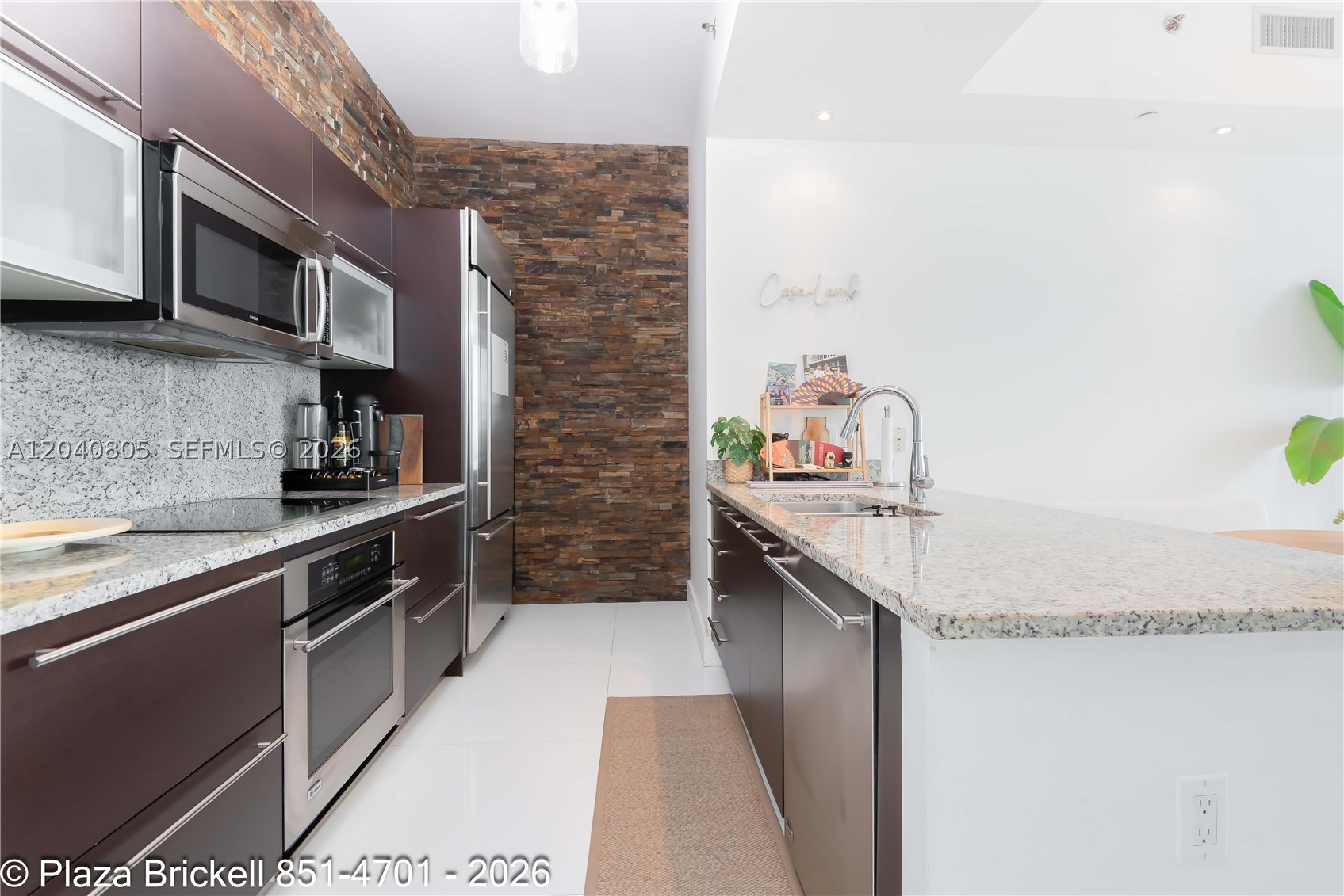 950 Brickell Bay Dr #4701, Miami FL 33131