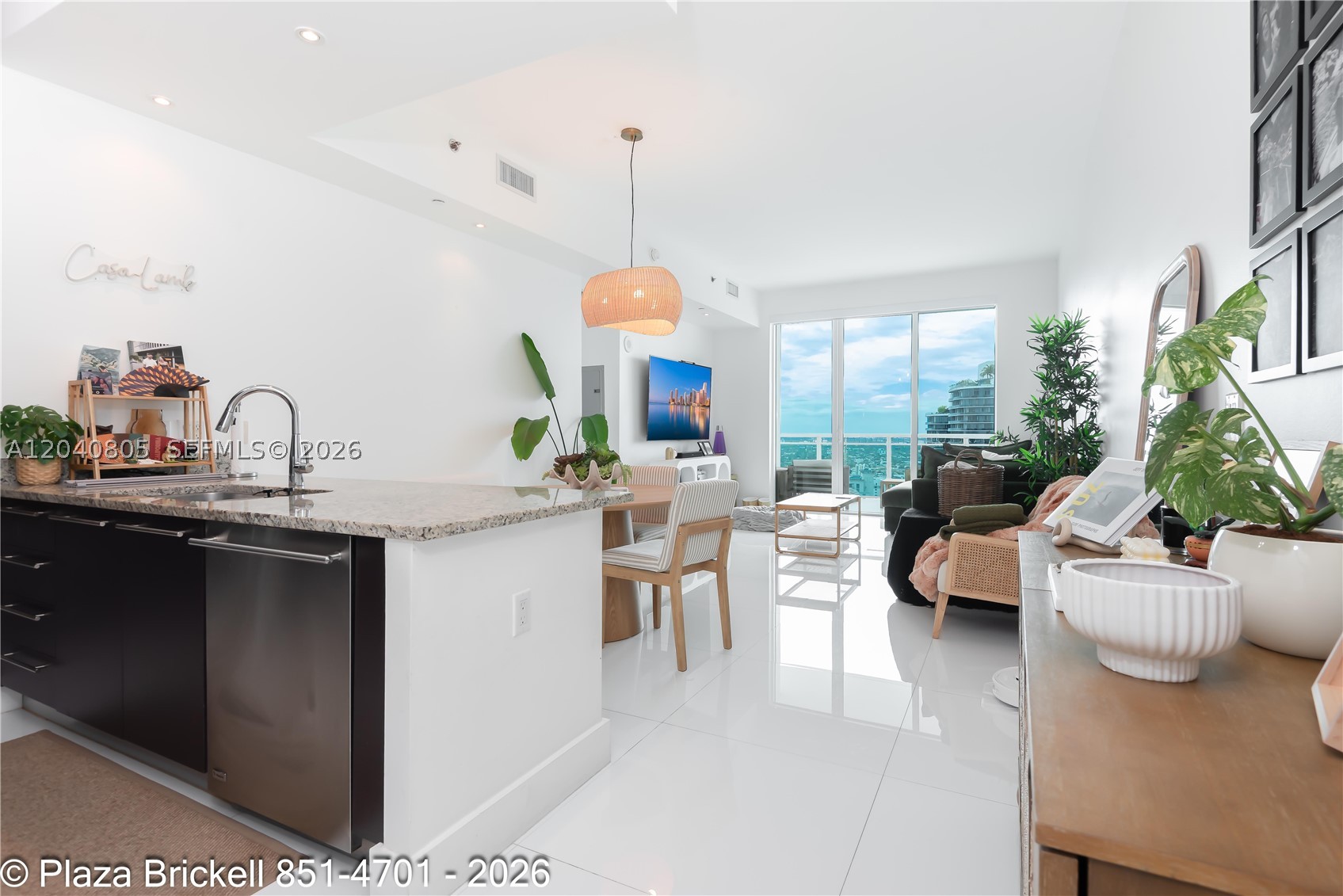 950 Brickell Bay Dr #4701, Miami FL 33131