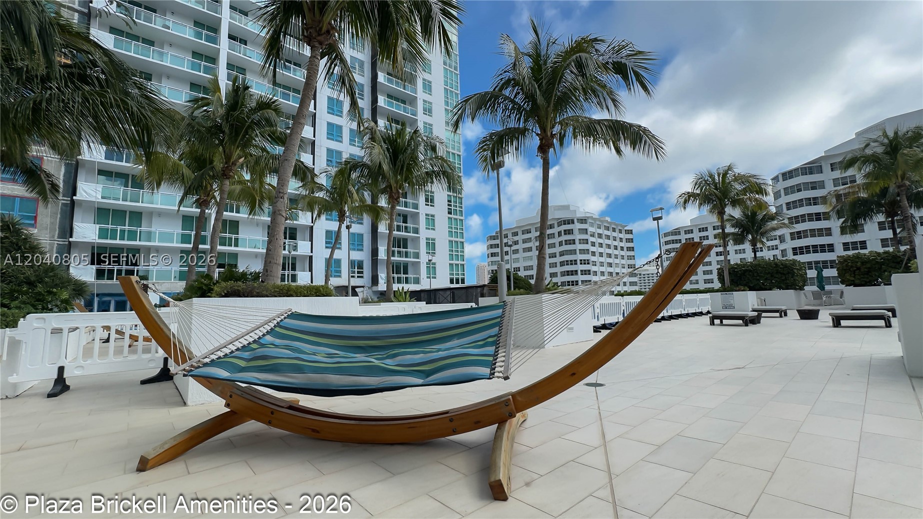 950 Brickell Bay Dr #4701, Miami FL 33131