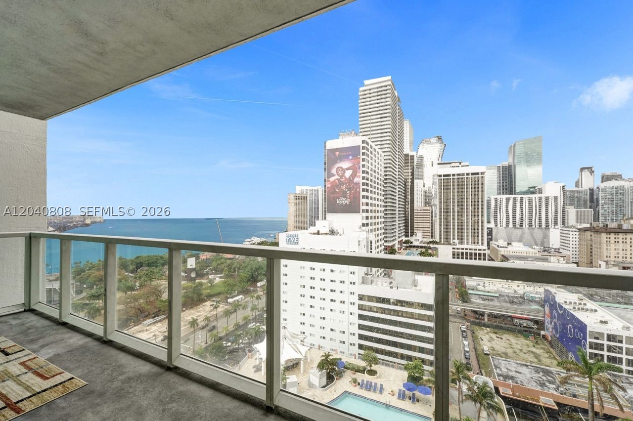 244 Biscayne Blvd #2005, Miami FL 33132