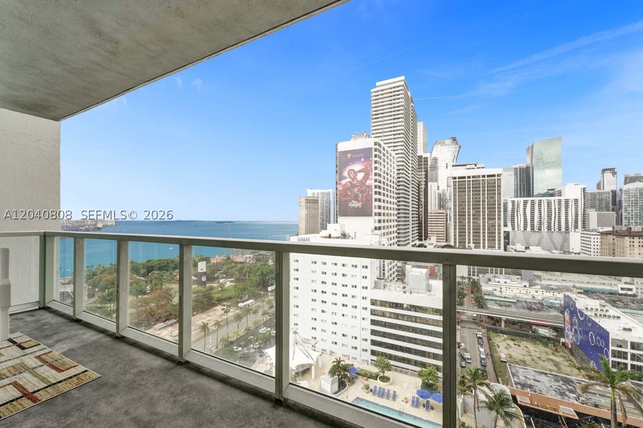 244 Biscayne Blvd #2005, Miami FL 33132