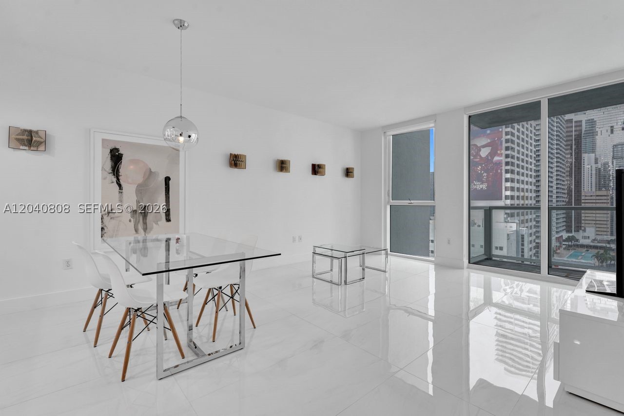 244 Biscayne Blvd #2005, Miami FL 33132
