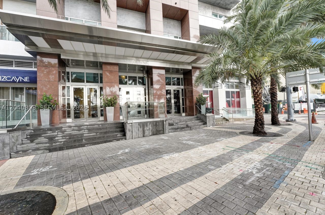 244 Biscayne Blvd #2005, Miami FL 33132