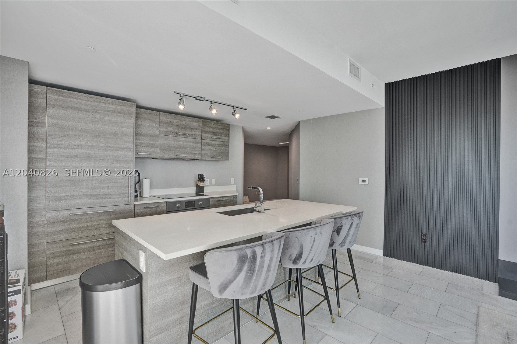 650 NE 32nd St #3901, Miami FL 33137