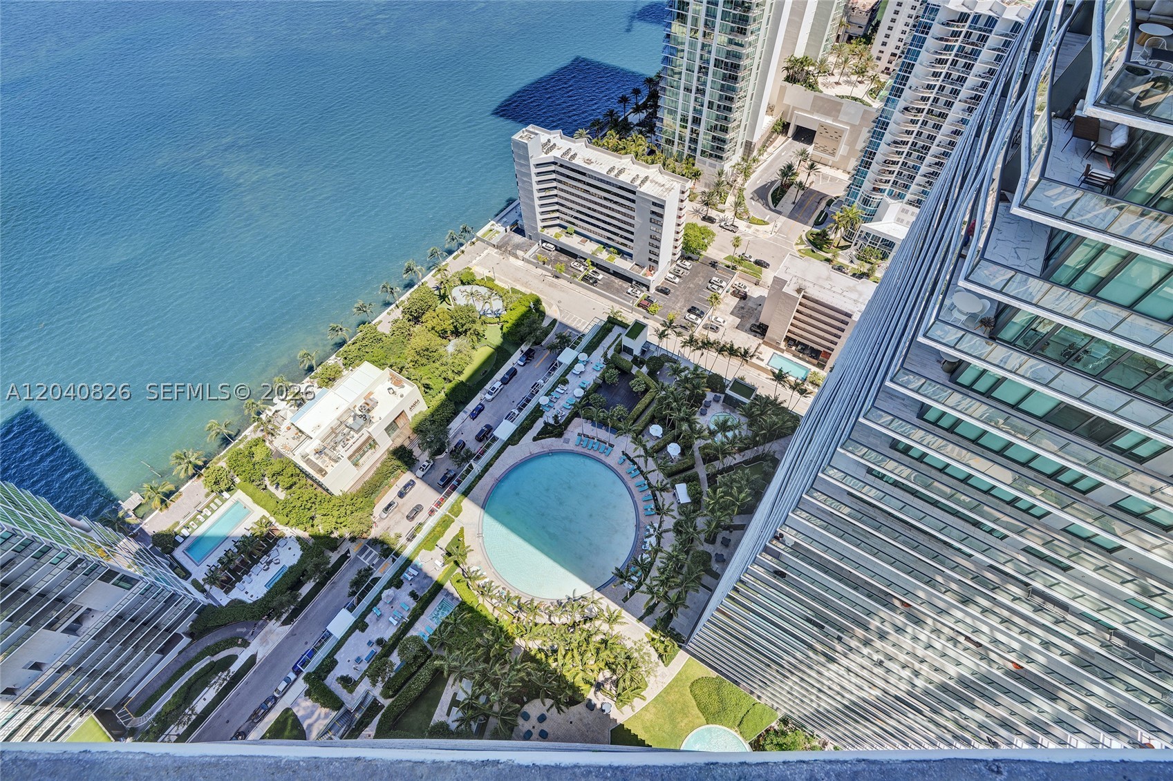 650 NE 32nd St #3901, Miami FL 33137