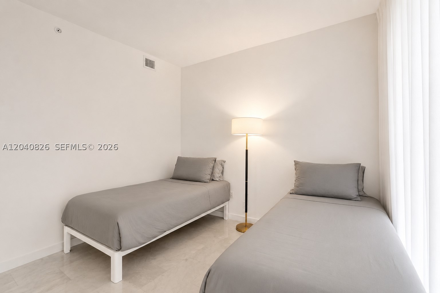 650 NE 32nd St #3901, Miami FL 33137