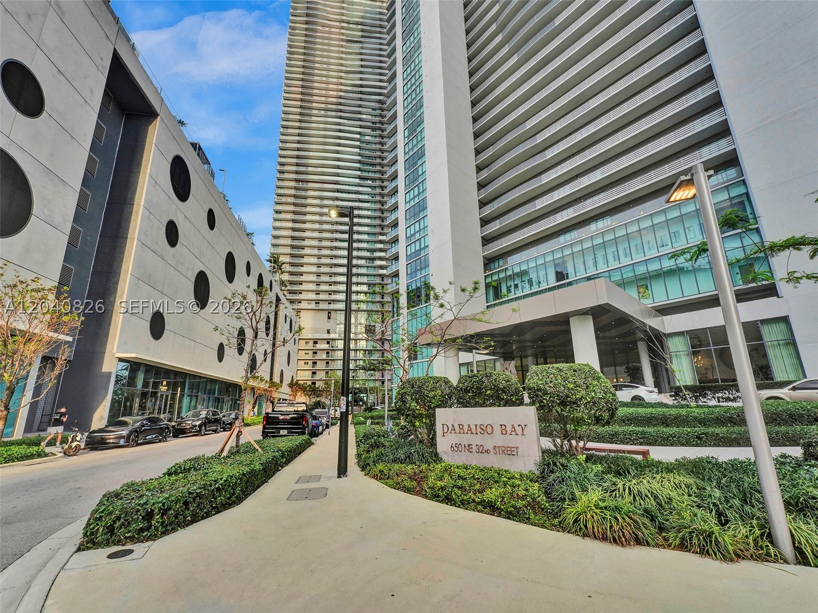 650 NE 32nd St #3901, Miami FL 33137