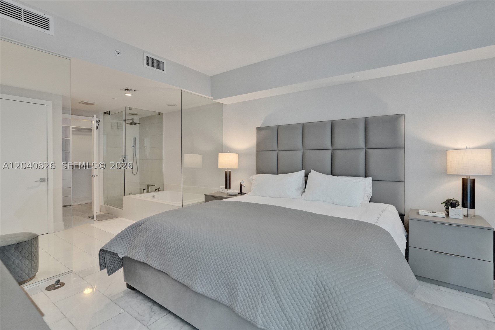 650 NE 32nd St #3901, Miami FL 33137