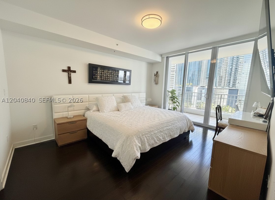 801 Brickell Key Blvd #1704, Miami FL 33131