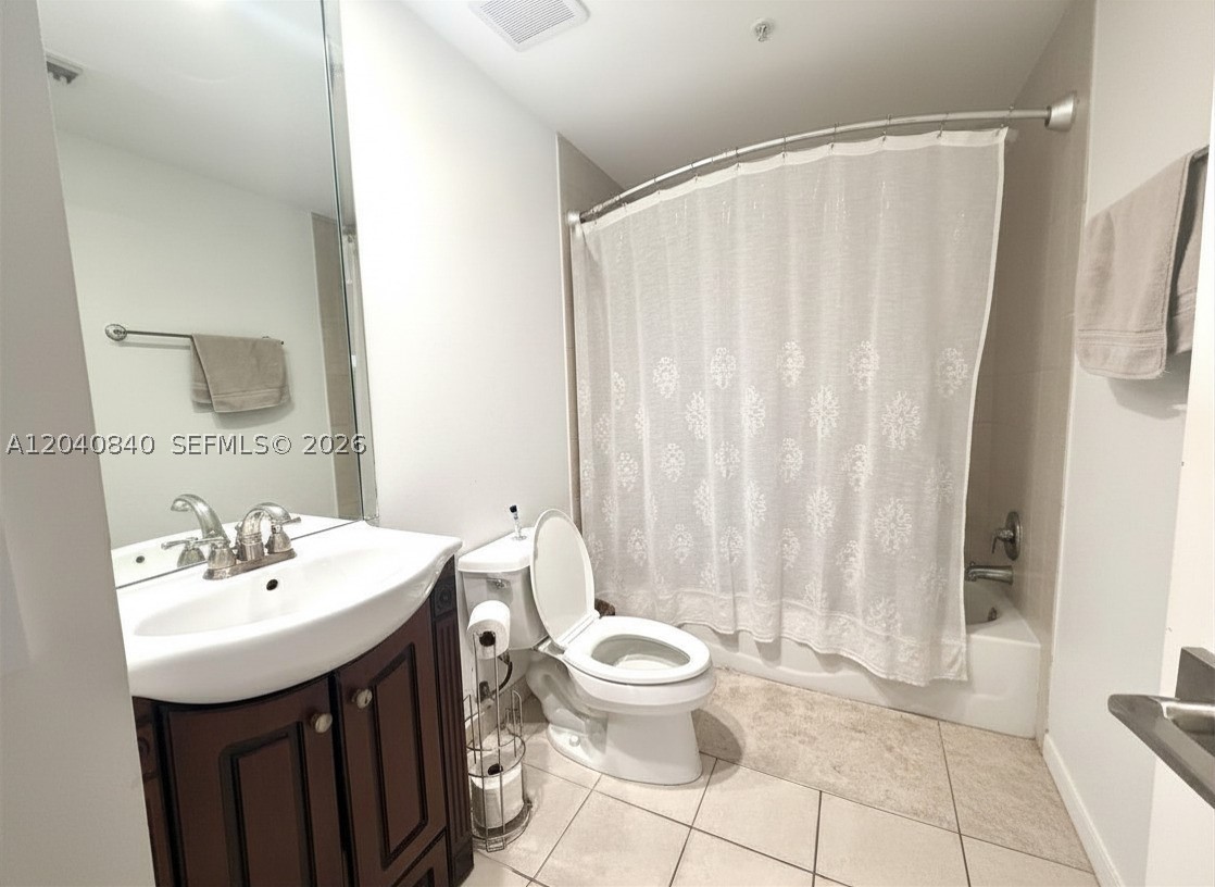 801 Brickell Key Blvd #1704, Miami FL 33131