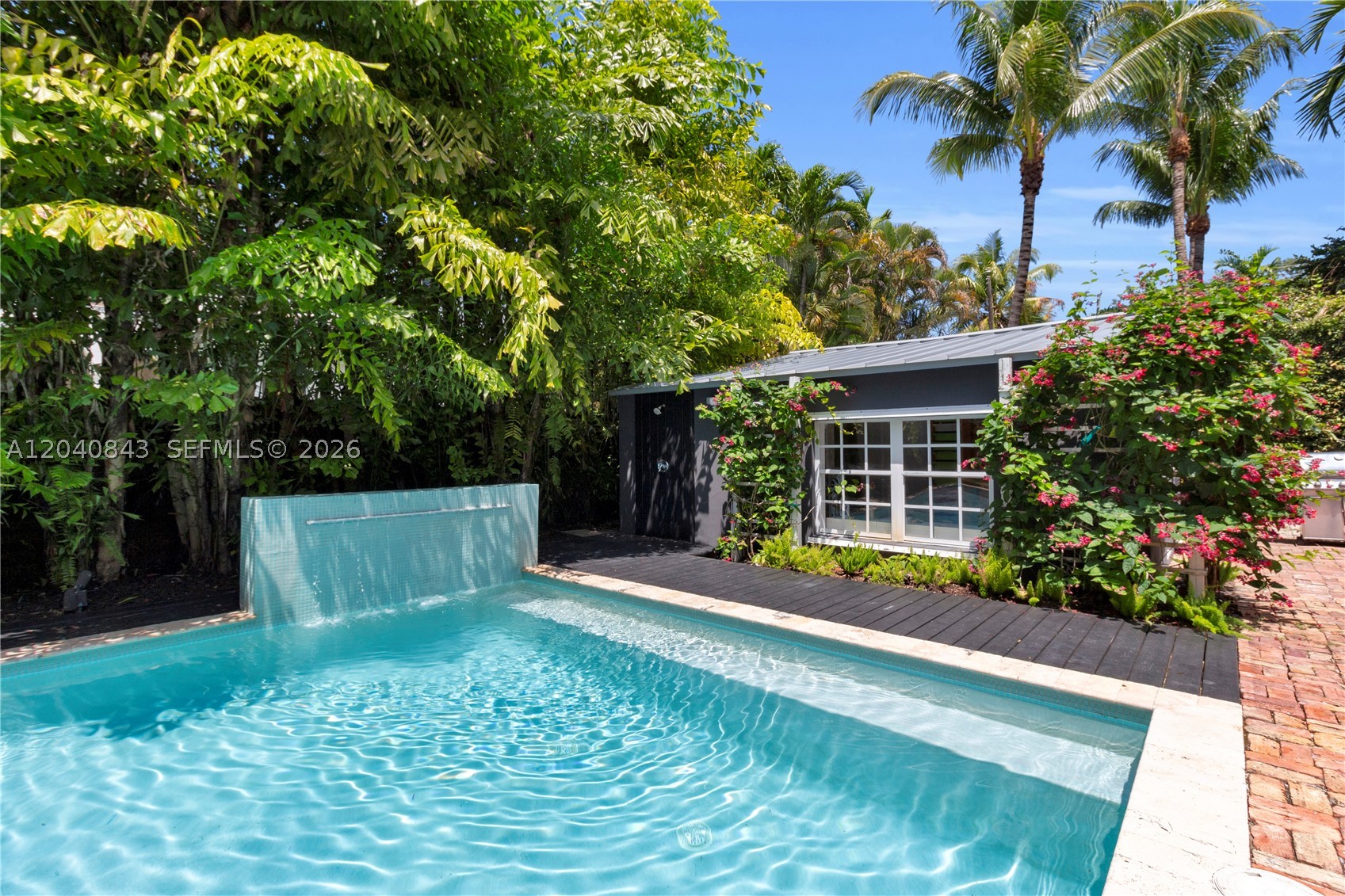 7420 SW 53rd Pl, Miami FL 33143