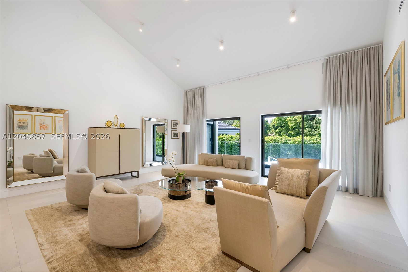 7180 E Lago Dr, Coral Gables FL 33143