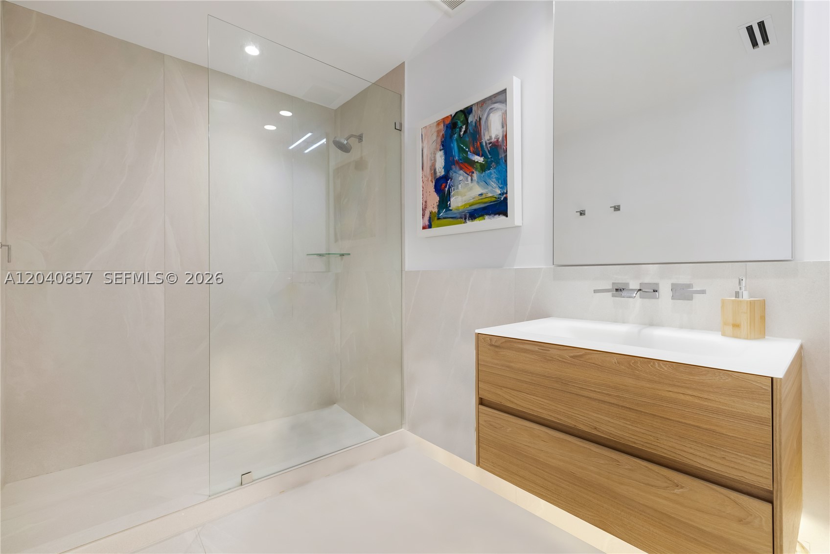 7180 E Lago Dr, Coral Gables FL 33143
