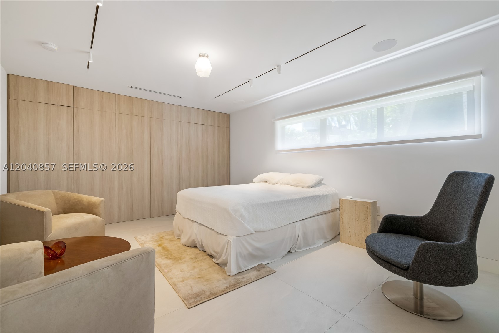 7180 E Lago Dr, Coral Gables FL 33143