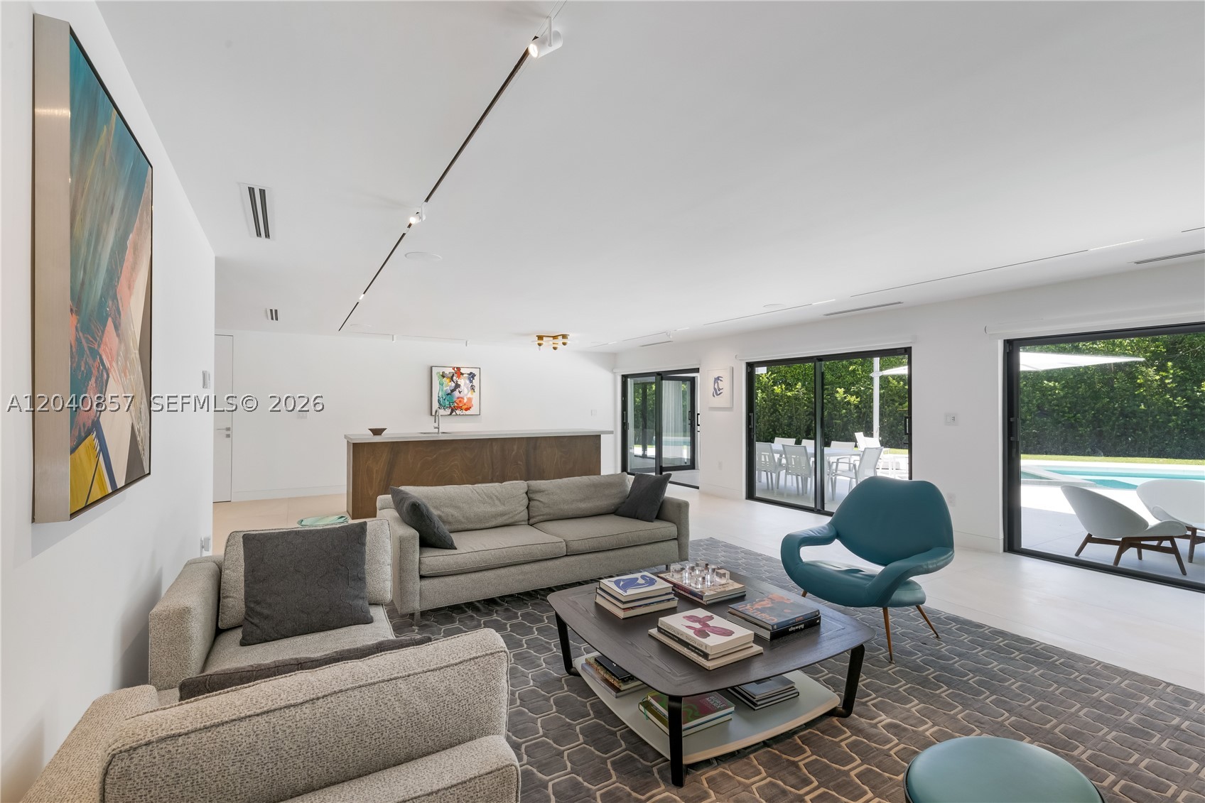 7180 E Lago Dr, Coral Gables FL 33143