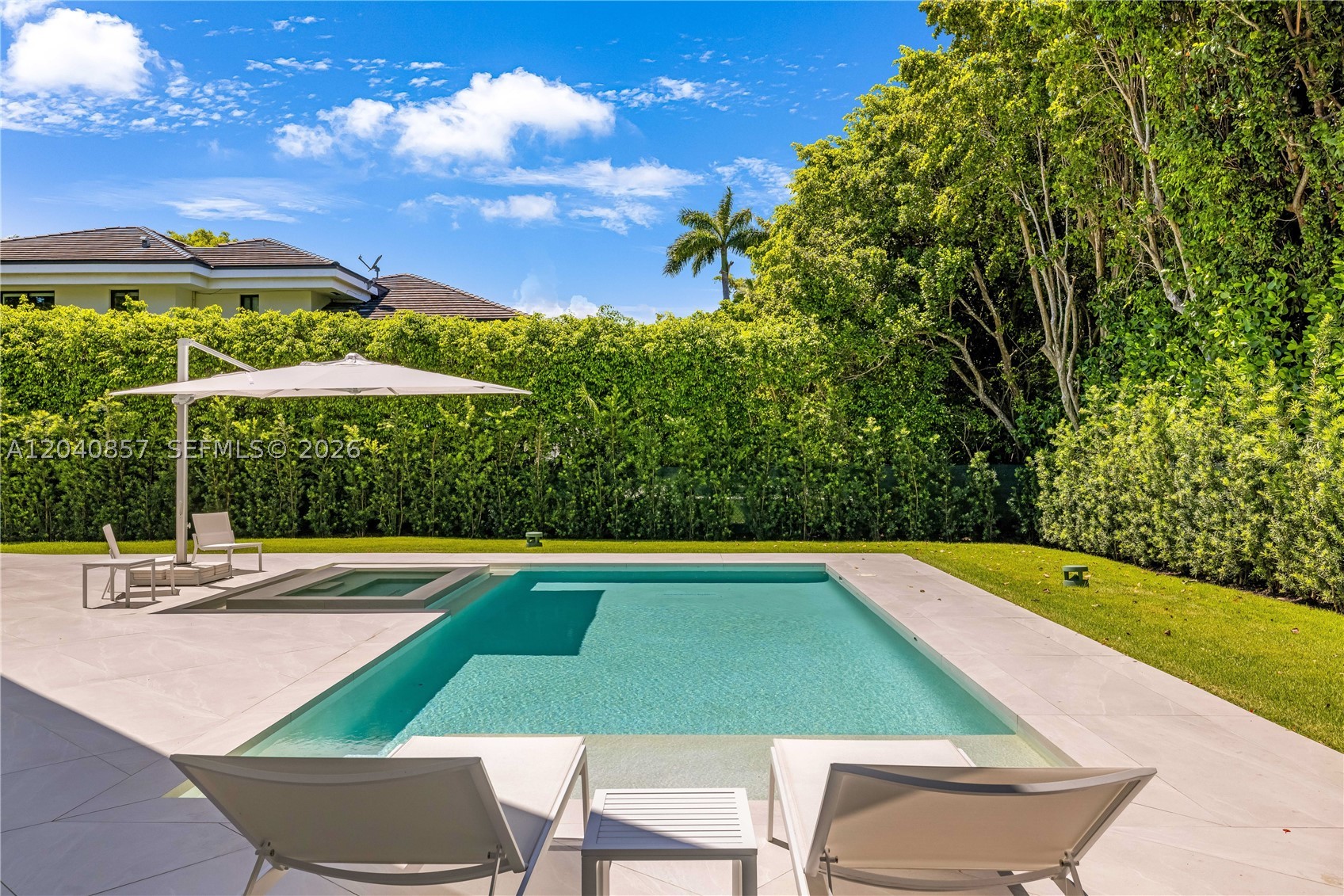 7180 E Lago Dr, Coral Gables FL 33143