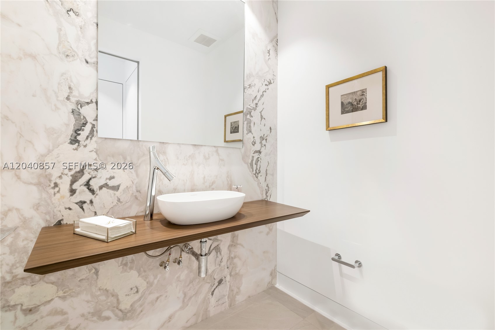 7180 E Lago Dr, Coral Gables FL 33143