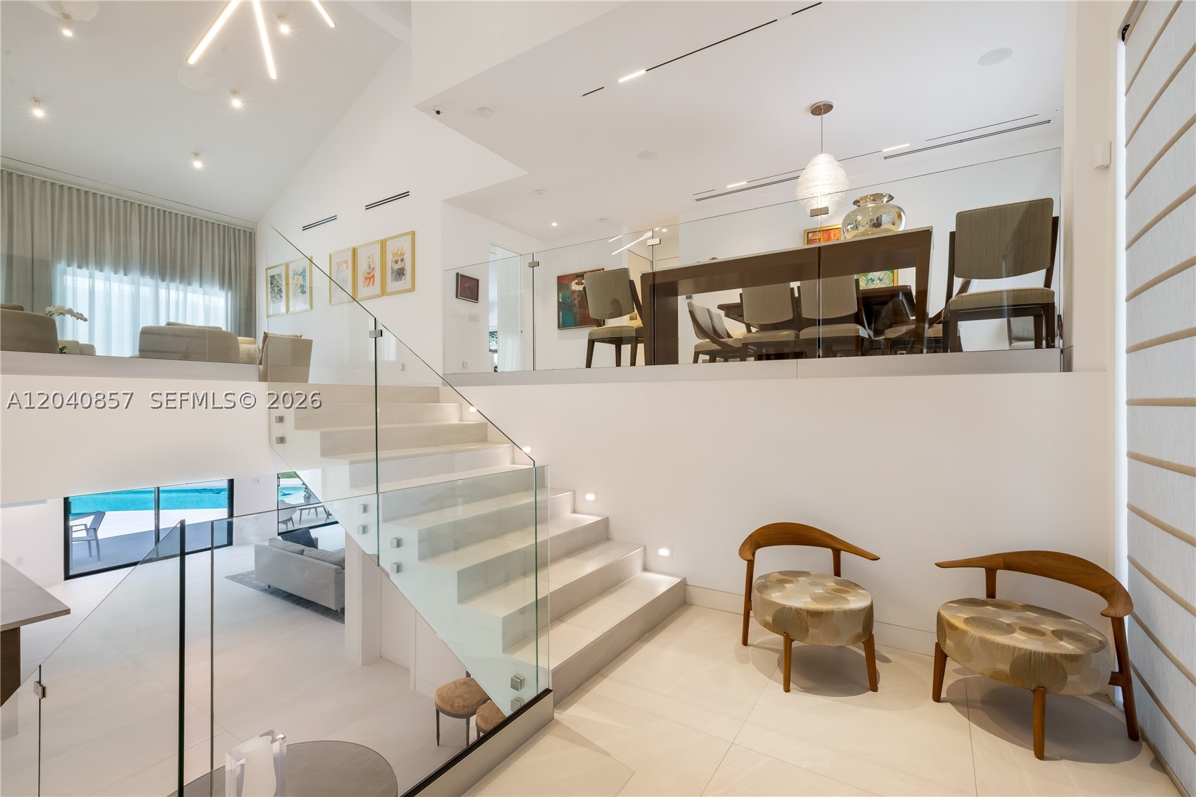 7180 E Lago Dr, Coral Gables FL 33143