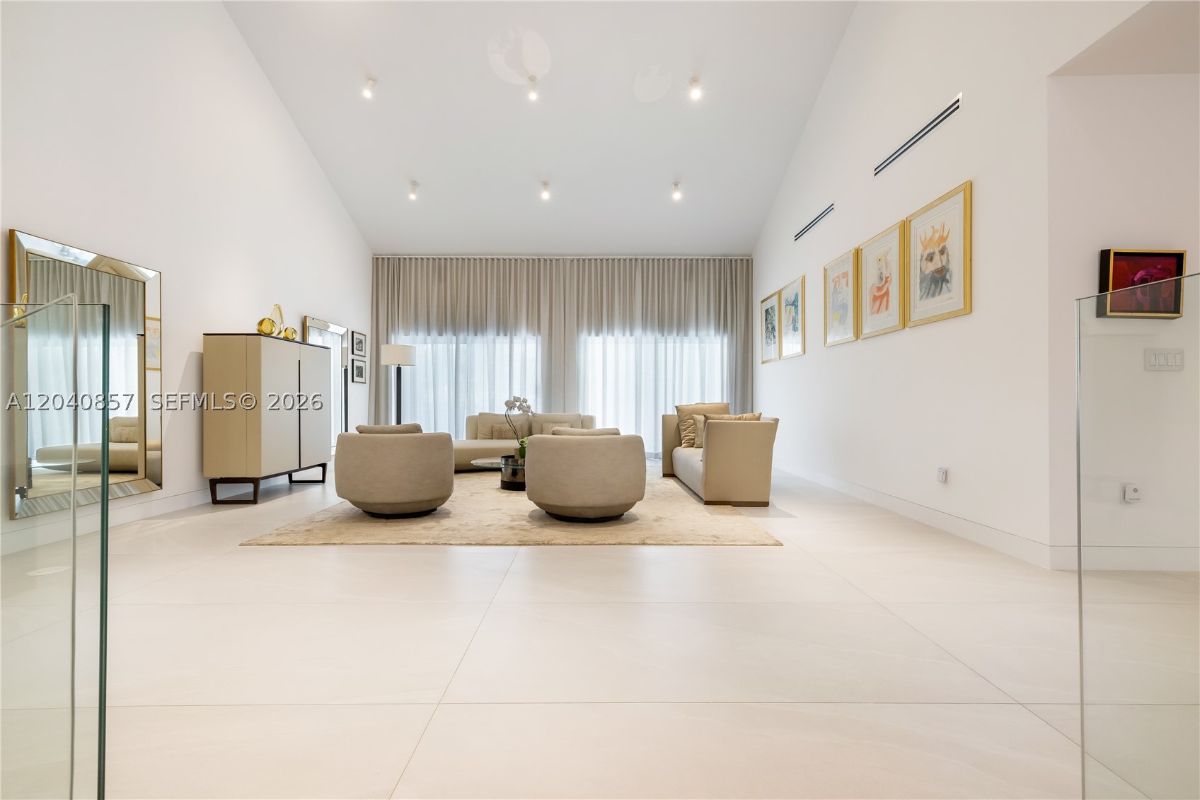 7180 E Lago Dr, Coral Gables FL 33143