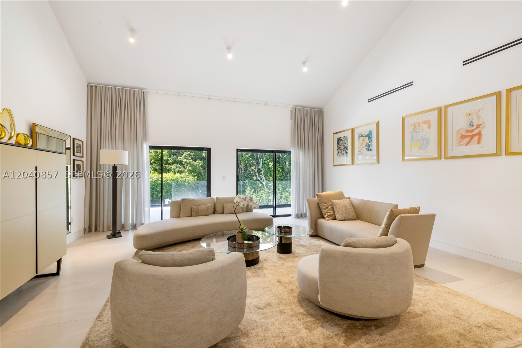 7180 E Lago Dr, Coral Gables FL 33143