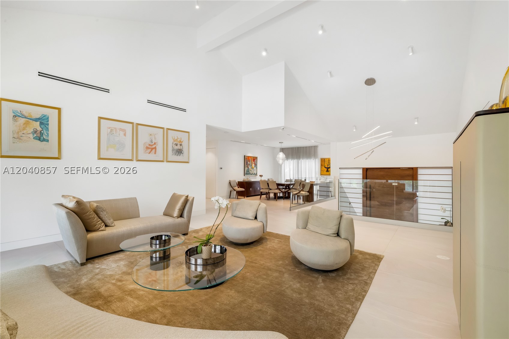 7180 E Lago Dr, Coral Gables FL 33143