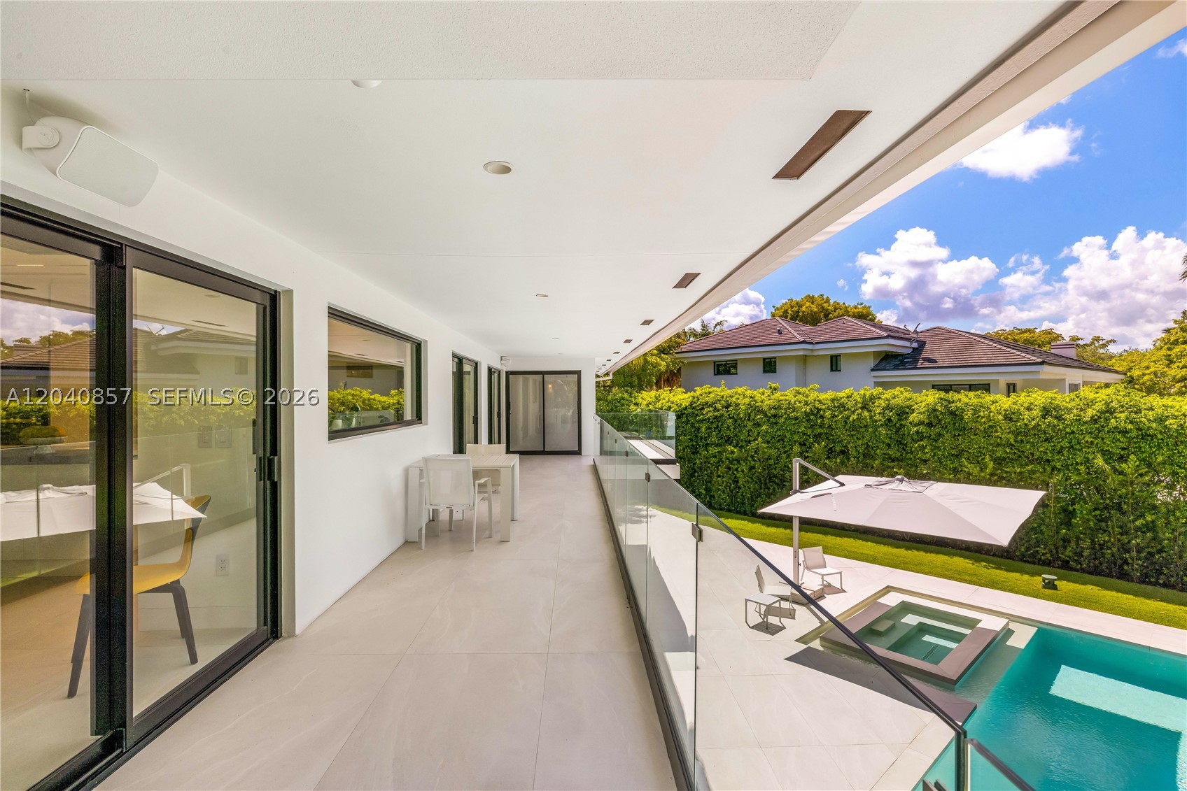 7180 E Lago Dr, Coral Gables FL 33143