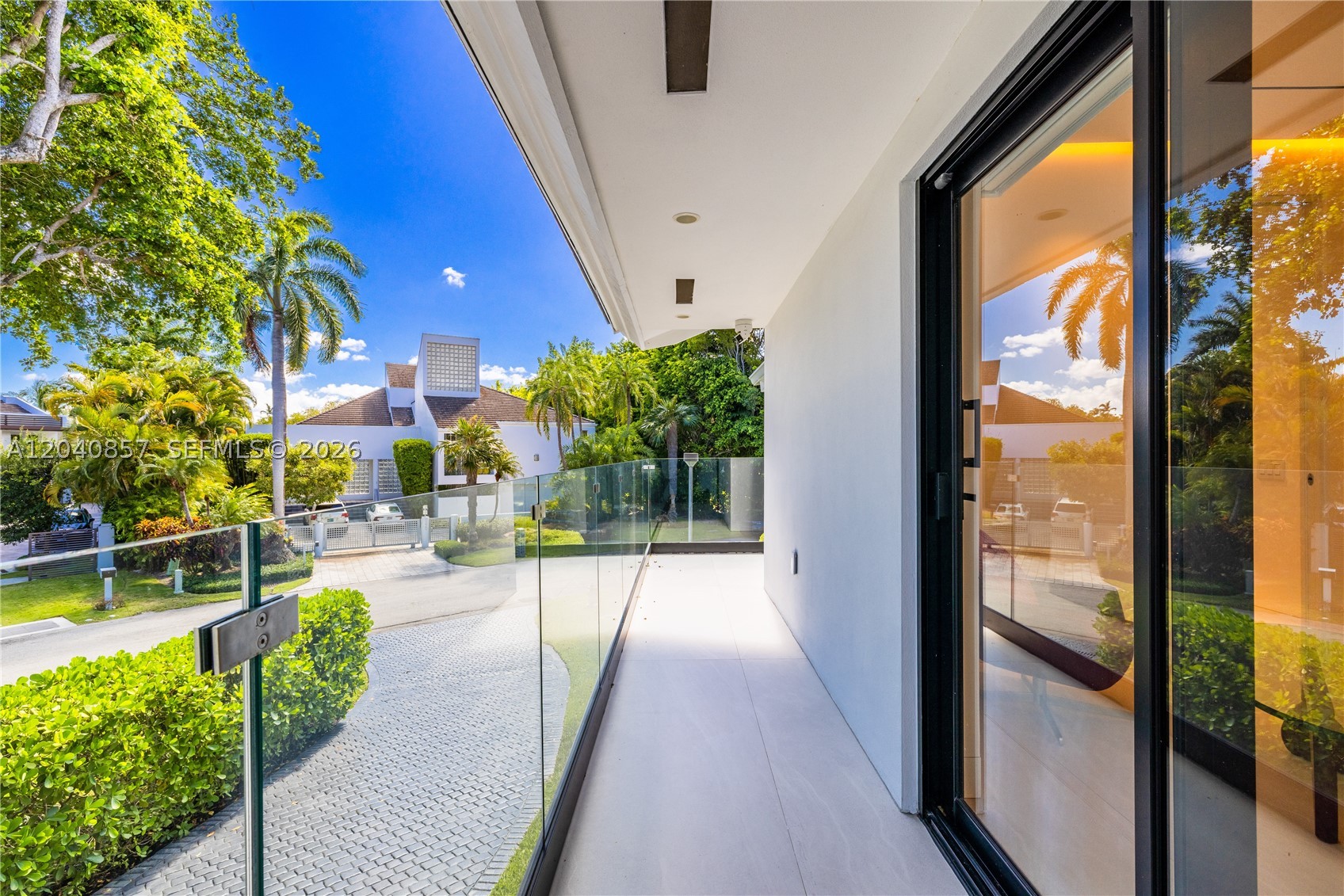 7180 E Lago Dr, Coral Gables FL 33143
